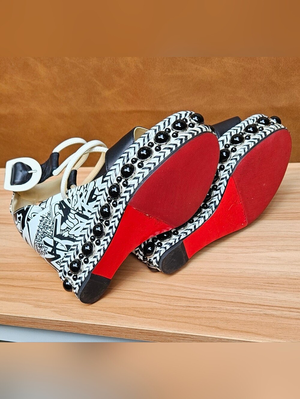Christian Louboutin Black & White Graffiti Wedge Buckle Sandals Size 5 US - Picture 14 of 16